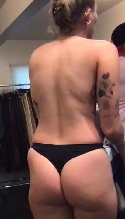 Miley Cyrus New Leaks