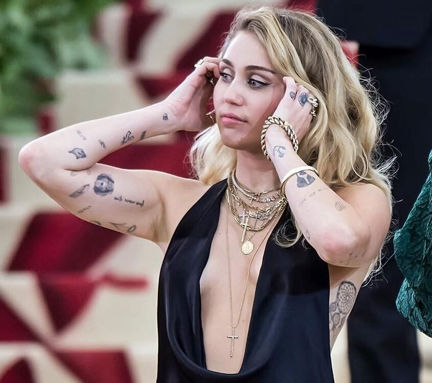 Celebrity Cleavage 