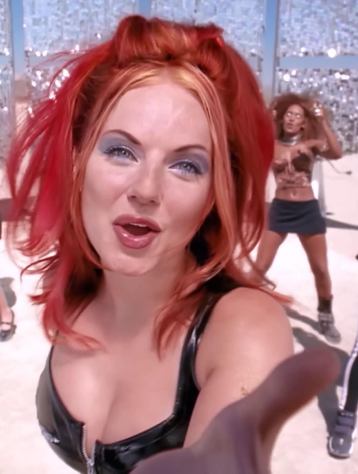 Geri Halliwell Such A Hot Outfit..!!!