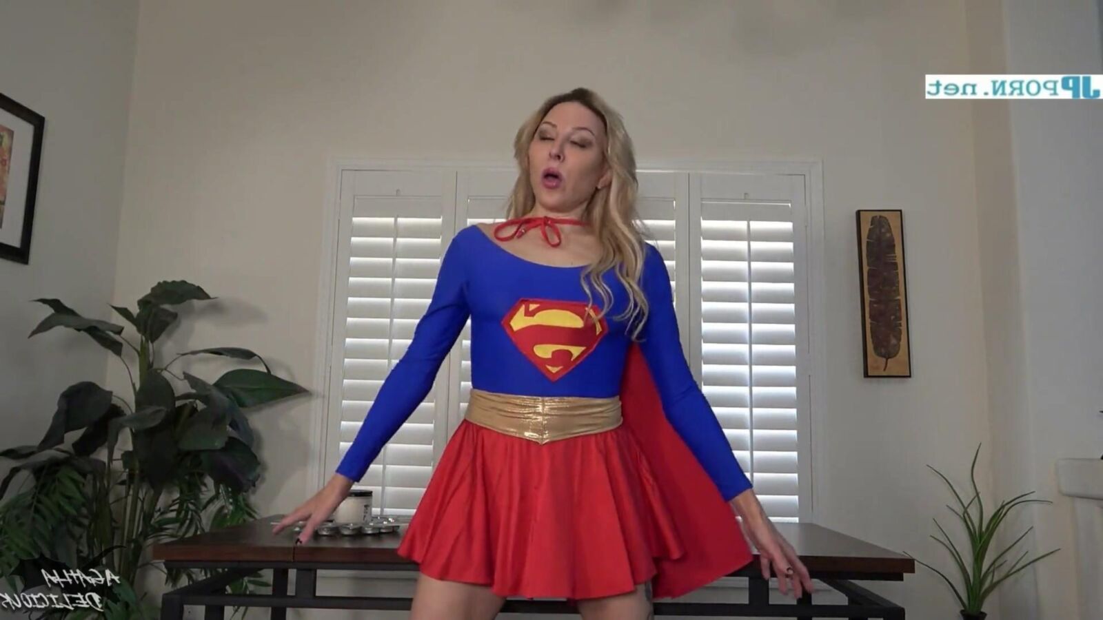 hot supergirl