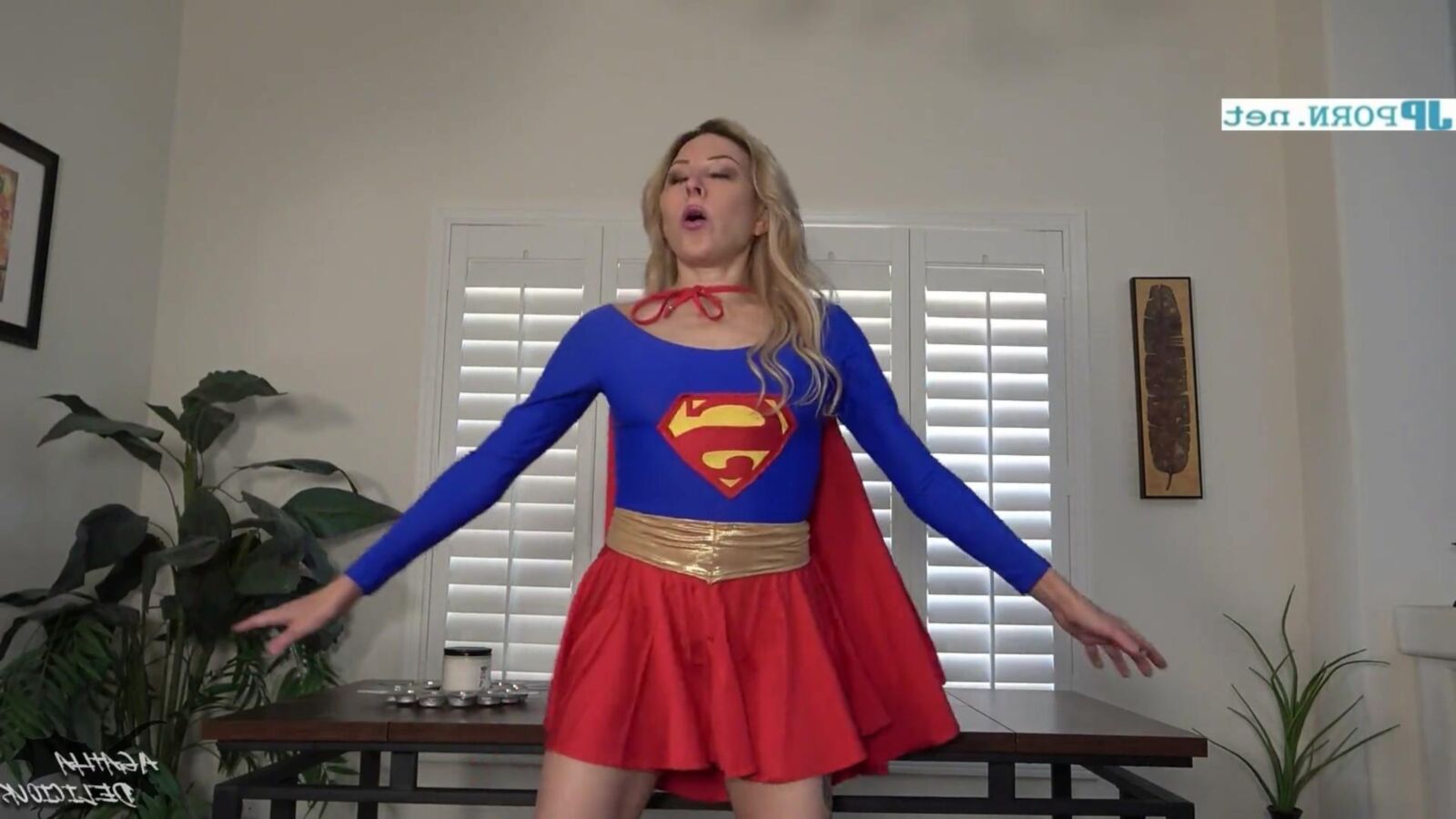 hot supergirl