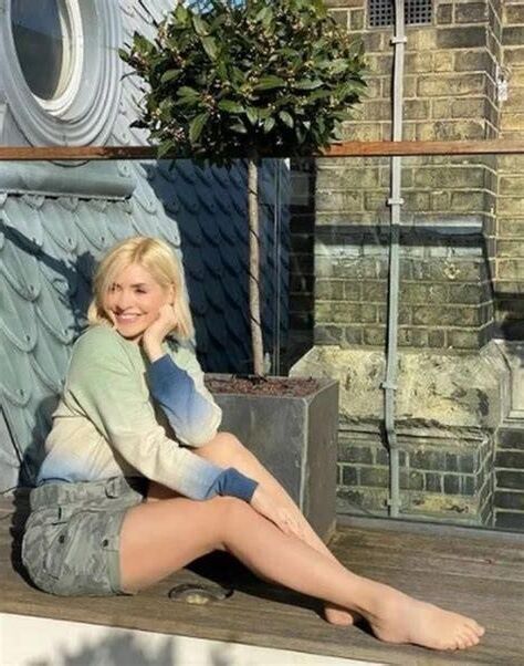 Sexy Holly Willoughby Milf legs to make you cum 