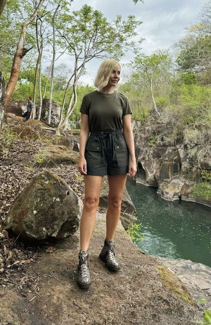 Sexy Holly Willoughby Milf legs to make you cum 