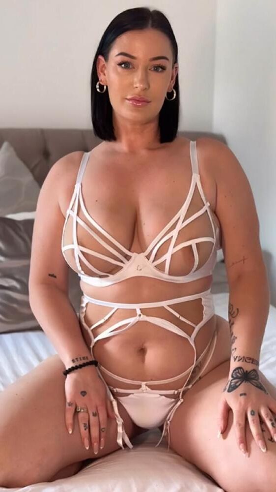 All Kinds Of Lingerie 