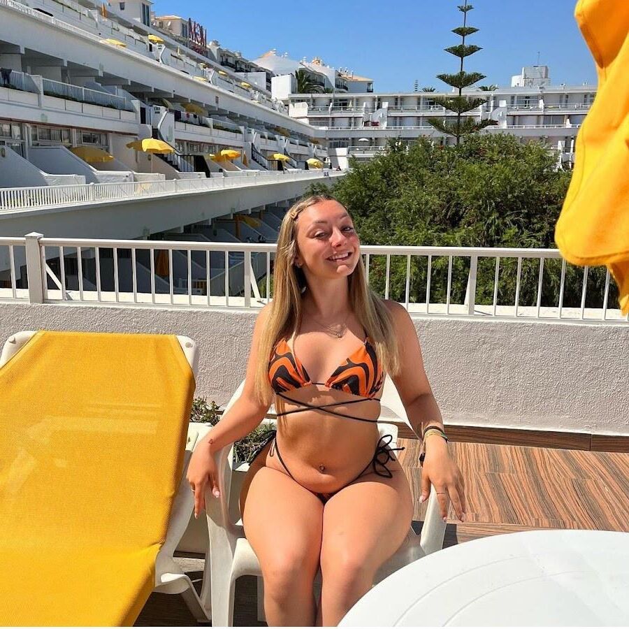 Katie Big Butt Big Tits Cute Sexy Youtuber Girl Mixed Hot Shots