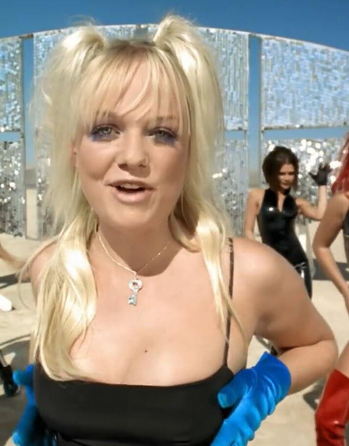 Emma Bunton Such A Hot Outfit..!!