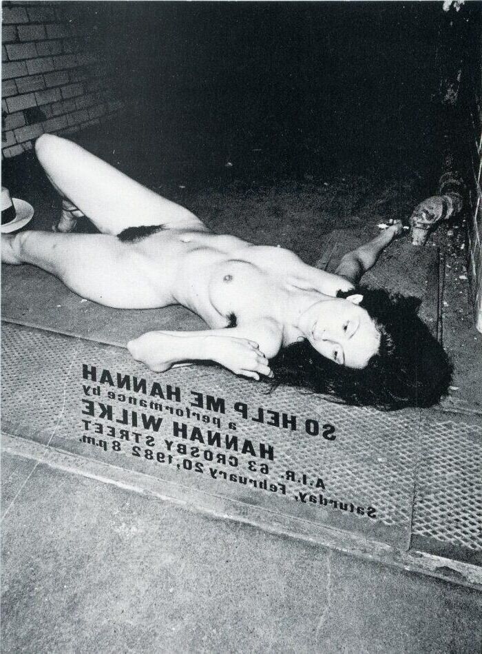 Обнаженная американская художница, скульптор и фотограф Ханна Уилке (RIP)