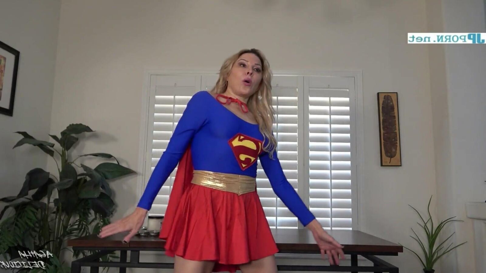hot supergirl