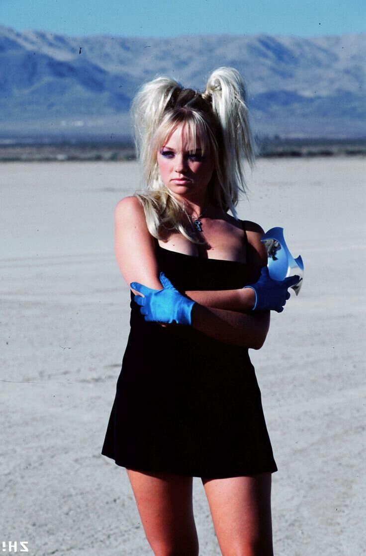 Emma Bunton Such A Hot Outfit..!!