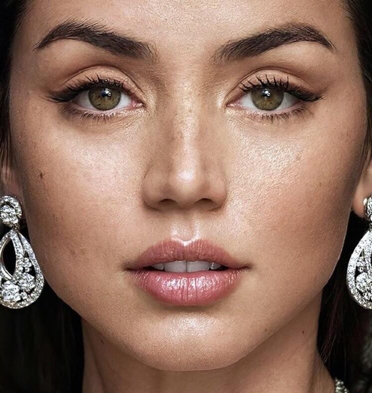 Ana de Armasは写真のみを呼び起こします