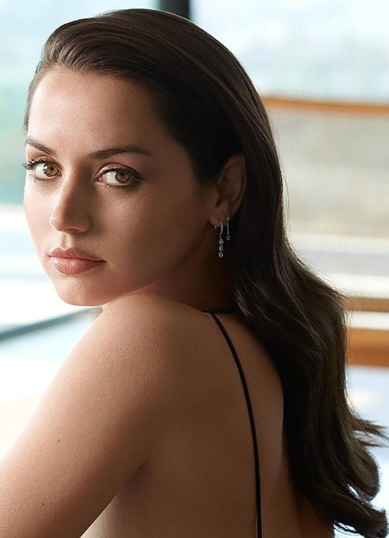 Ana de Armasは写真のみを呼び起こします