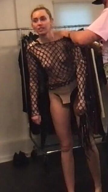 Miley nudes y sexy