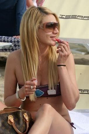 Nude Italian minor celebrity Mary Carbone 