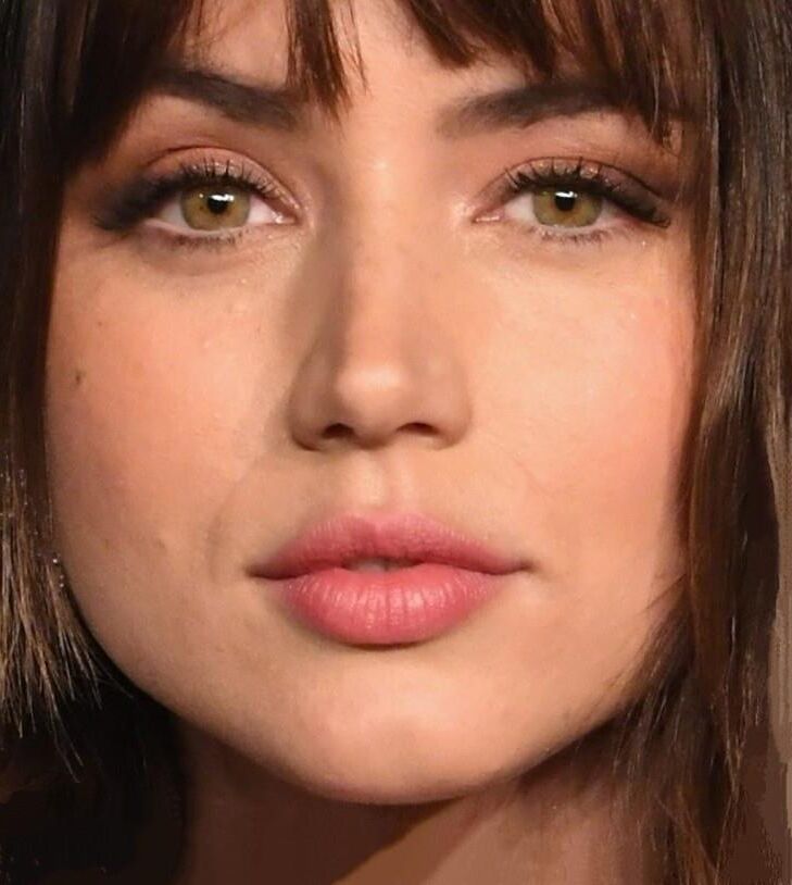 Ana de Armasは写真のみを呼び起こします