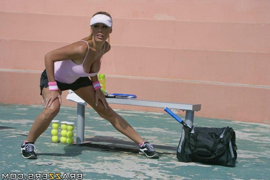 Николь Шериндан: Big Tits Tennis