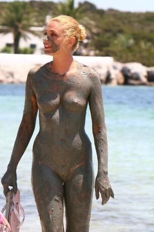 Nude Italian minor celebrity Mary Carbone 