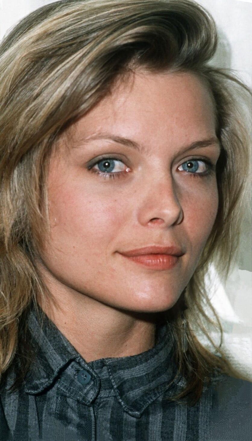 ミシェル・ファイファーは写真のみを喚起します