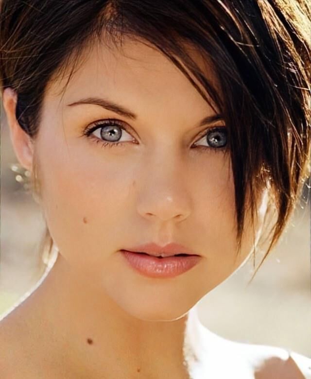Tiffani Amber Thiessen Arousing Pics Only