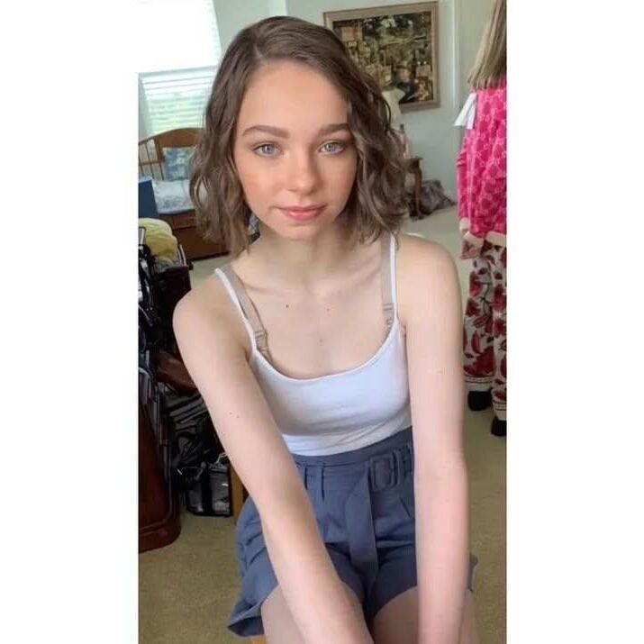 Emma Myers 