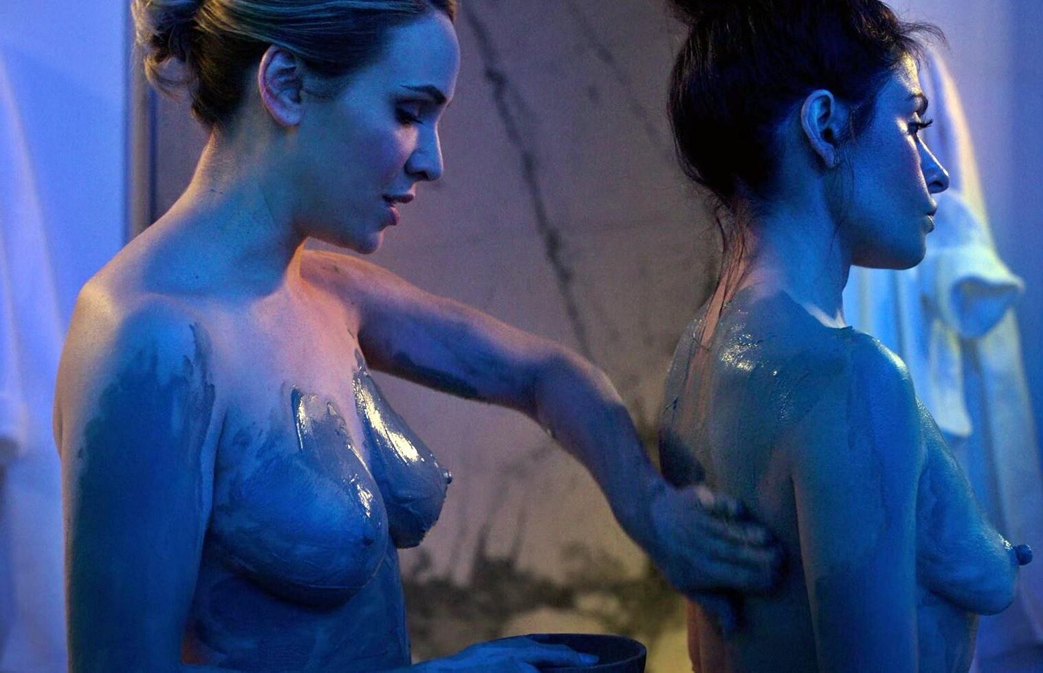 Celebrity Side Boob 
