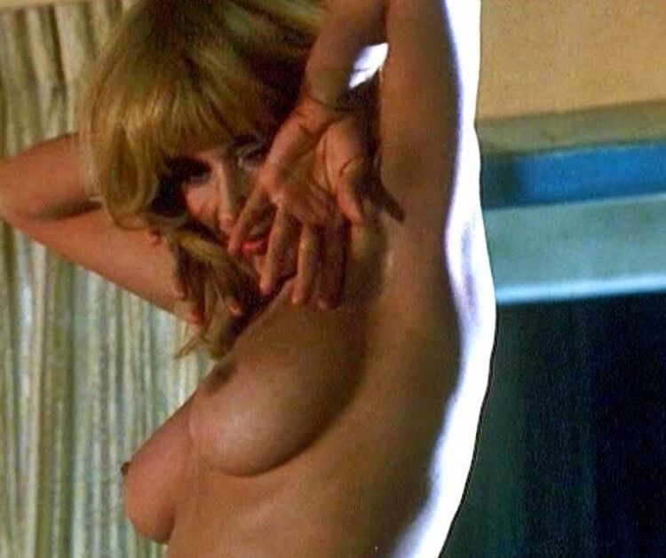 Celebrity Side Boob 