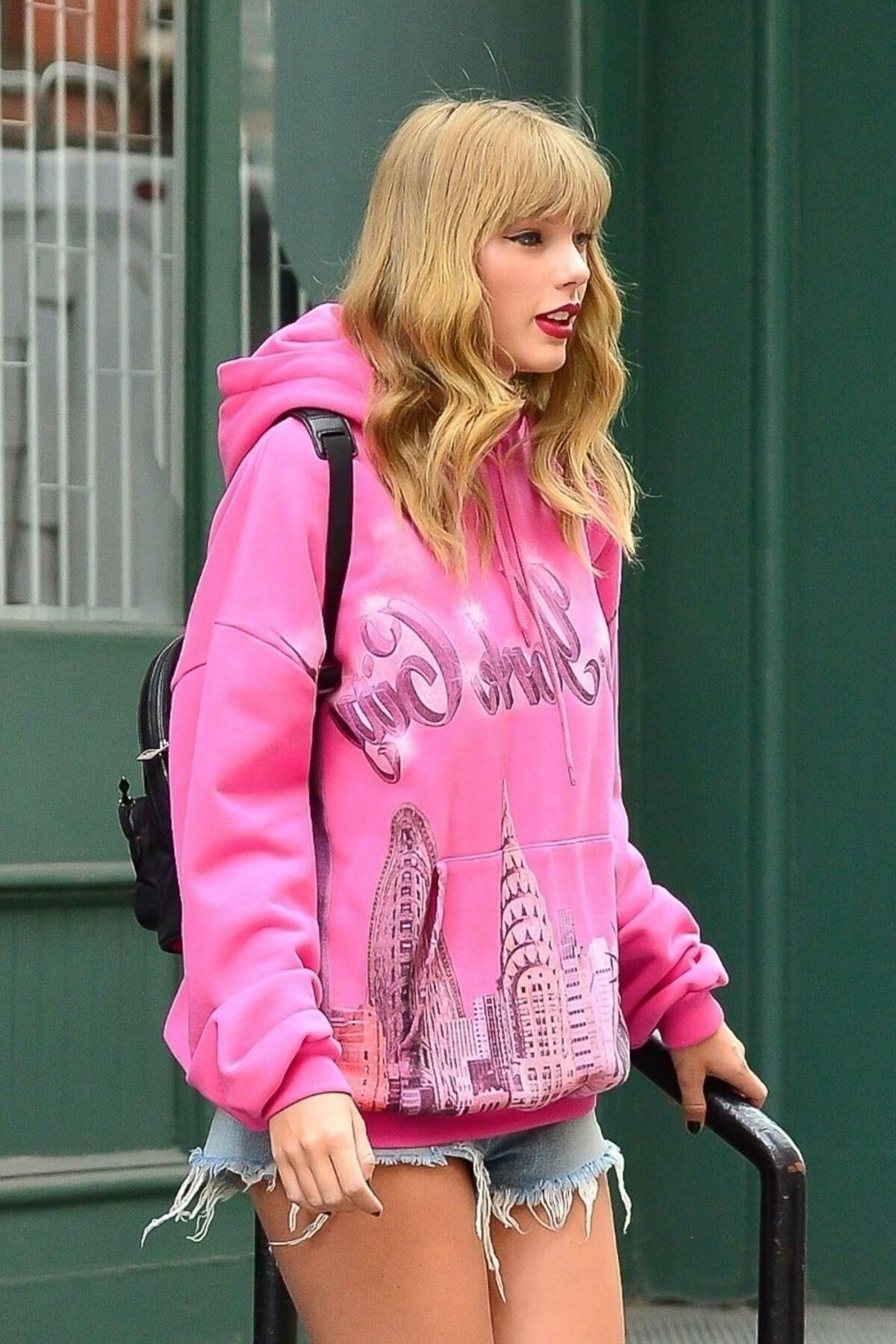 Taylor Swift candids