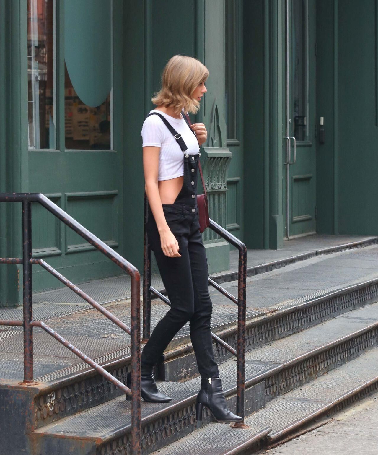 Taylor Swift candids