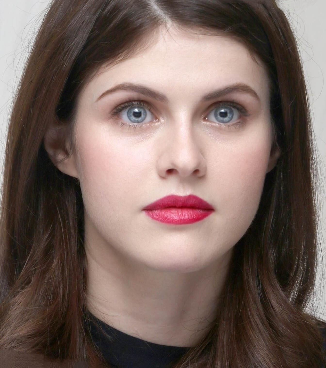 Alexandra Daddario éveiller les photos uniquement