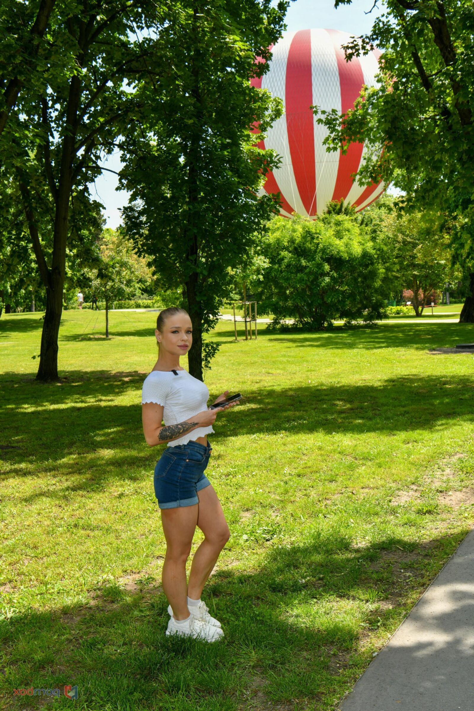 Alexa Flexy yo Petite Tourist Gets All Holes Stretched 