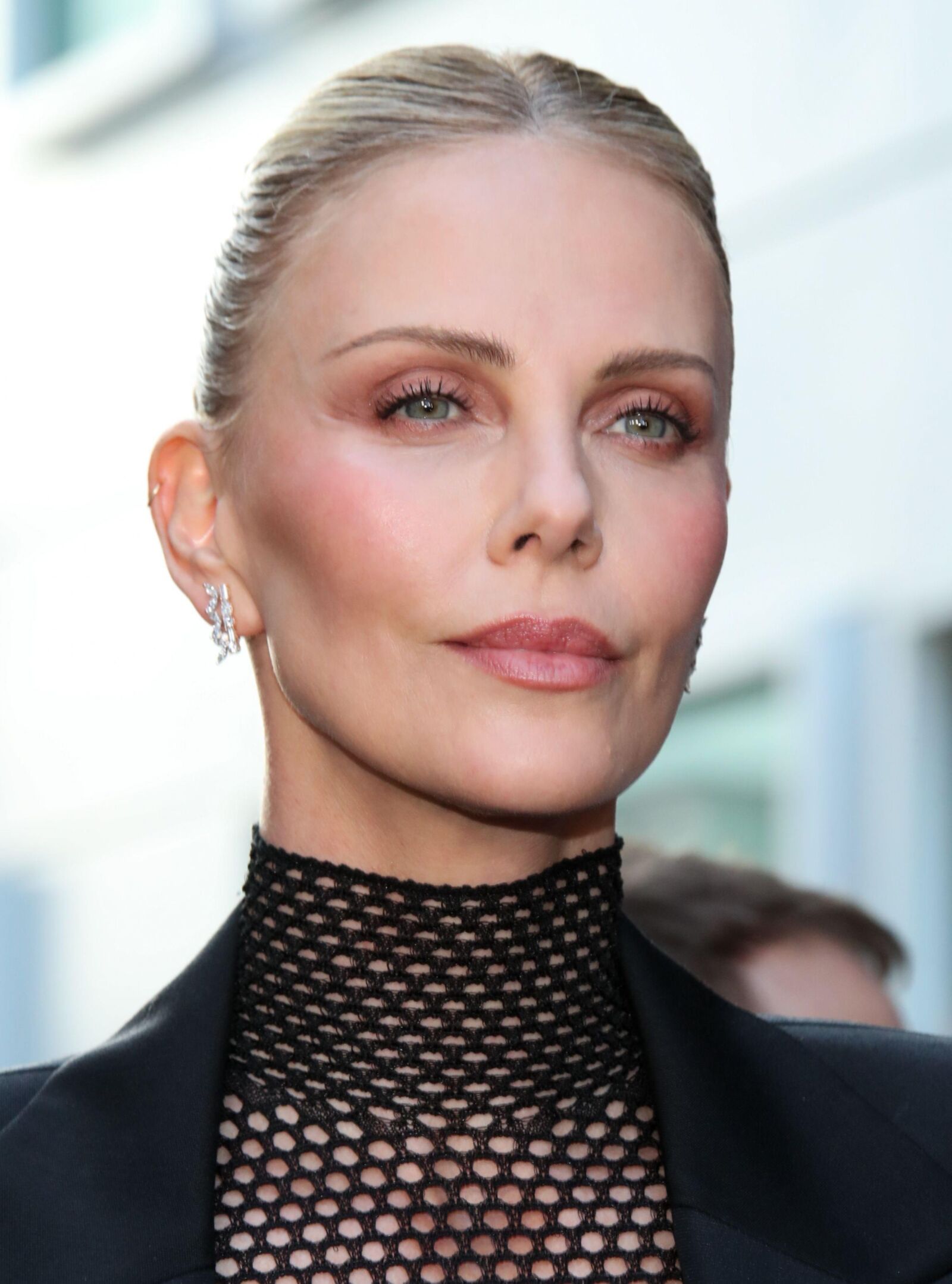 Charlize Theron Sexe Secrétaire à FishNet June