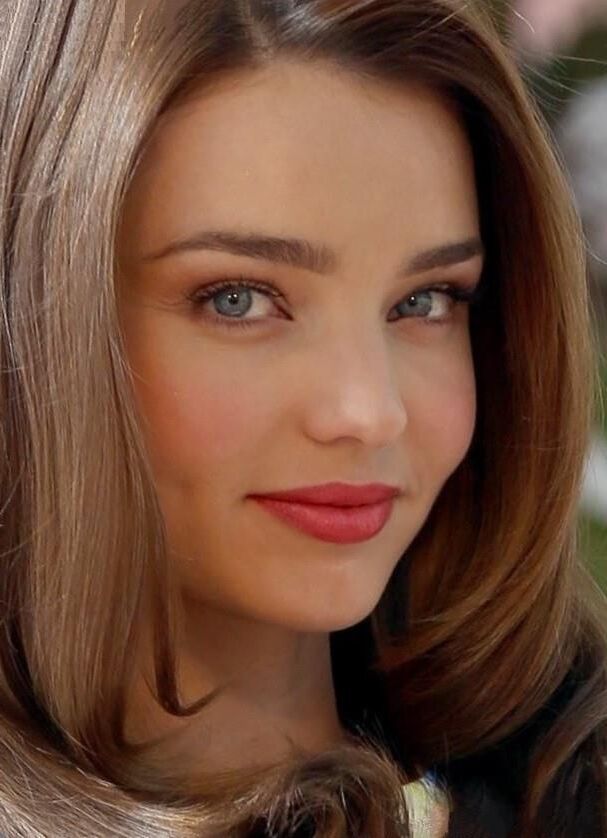 Miranda Kerr Sousing Fotics solo
