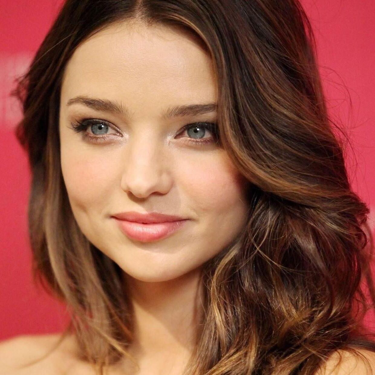 Miranda Kerr Sousing Fotics solo