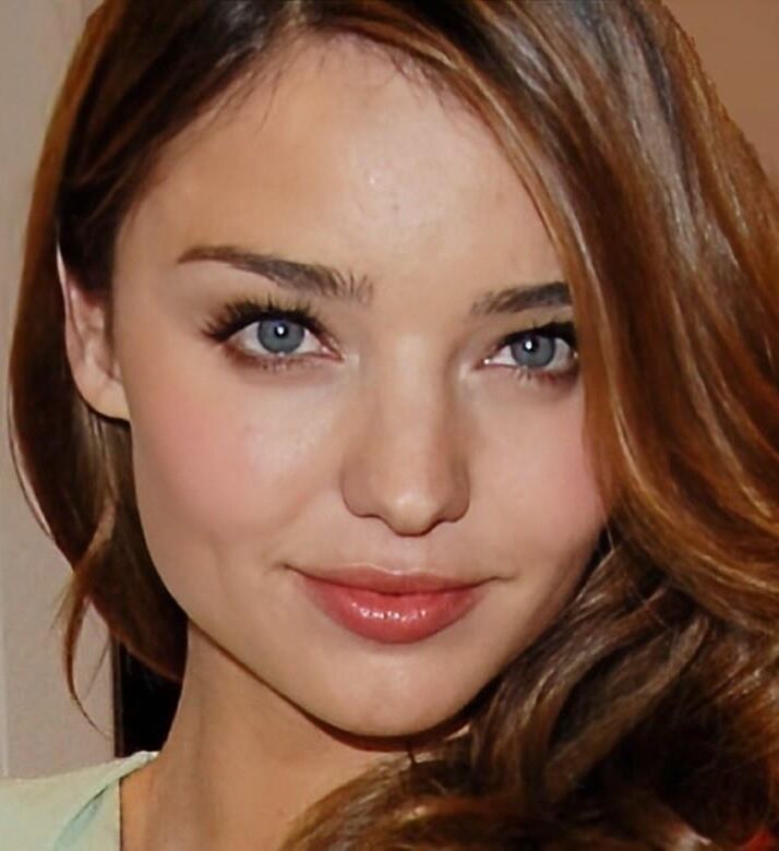 Miranda Kerr Sousing Fotics solo