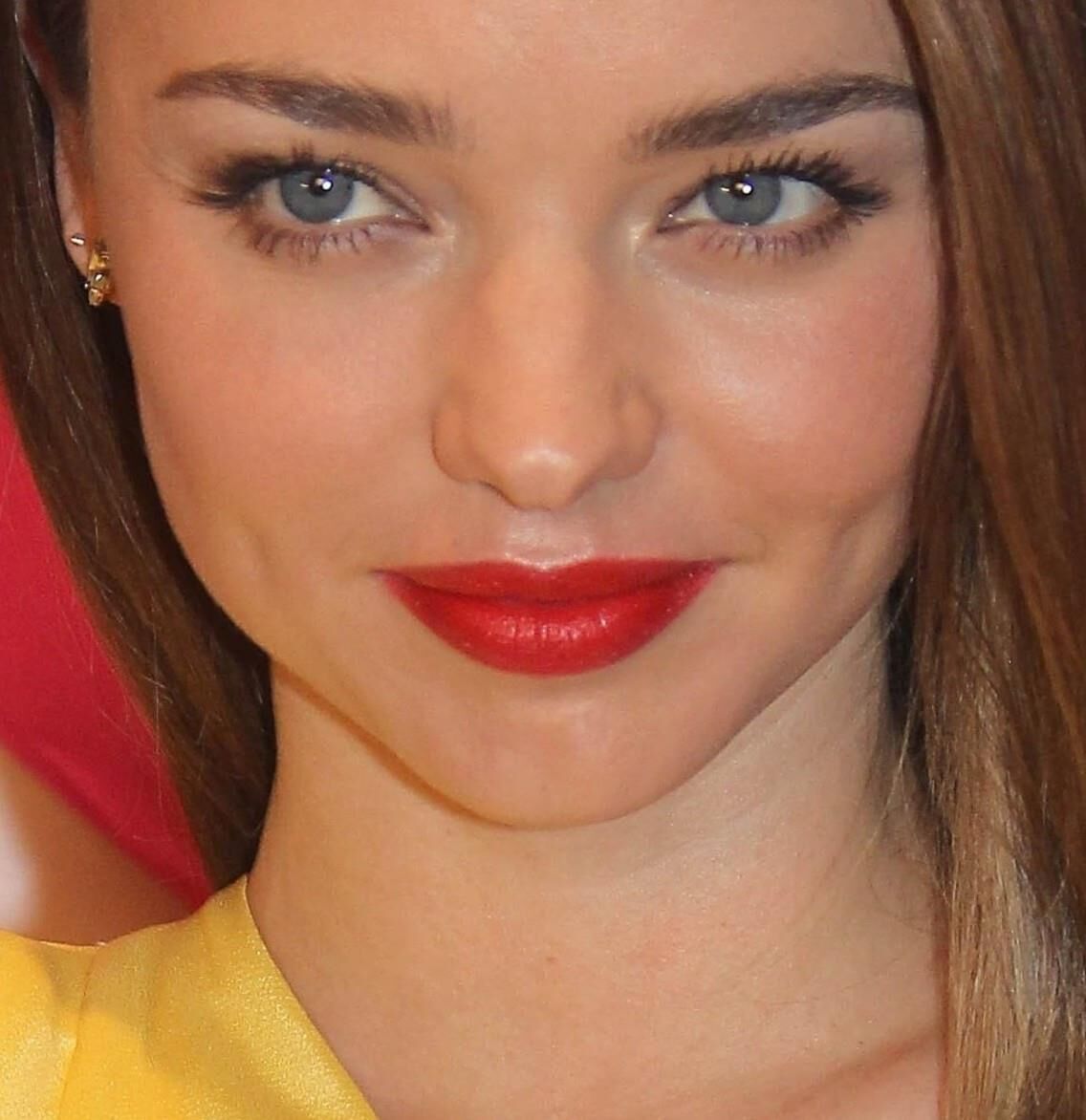 Miranda Kerr Sousing Fotics solo