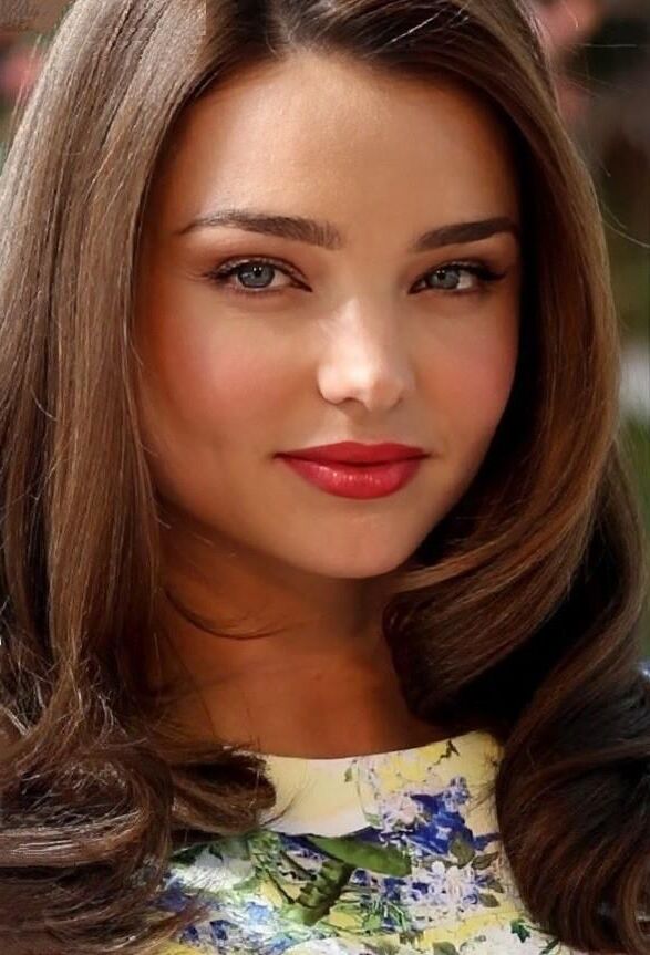 Miranda Kerr Sousing Fotics solo