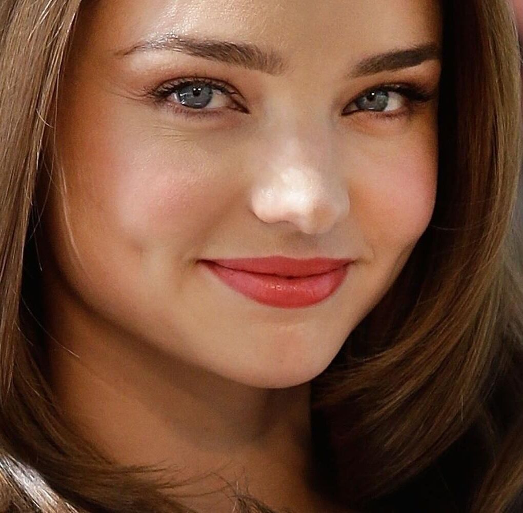 Miranda Kerr Sousing Fotics solo