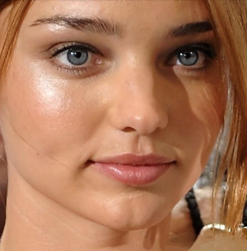 Miranda Kerr Sousing Fotics solo
