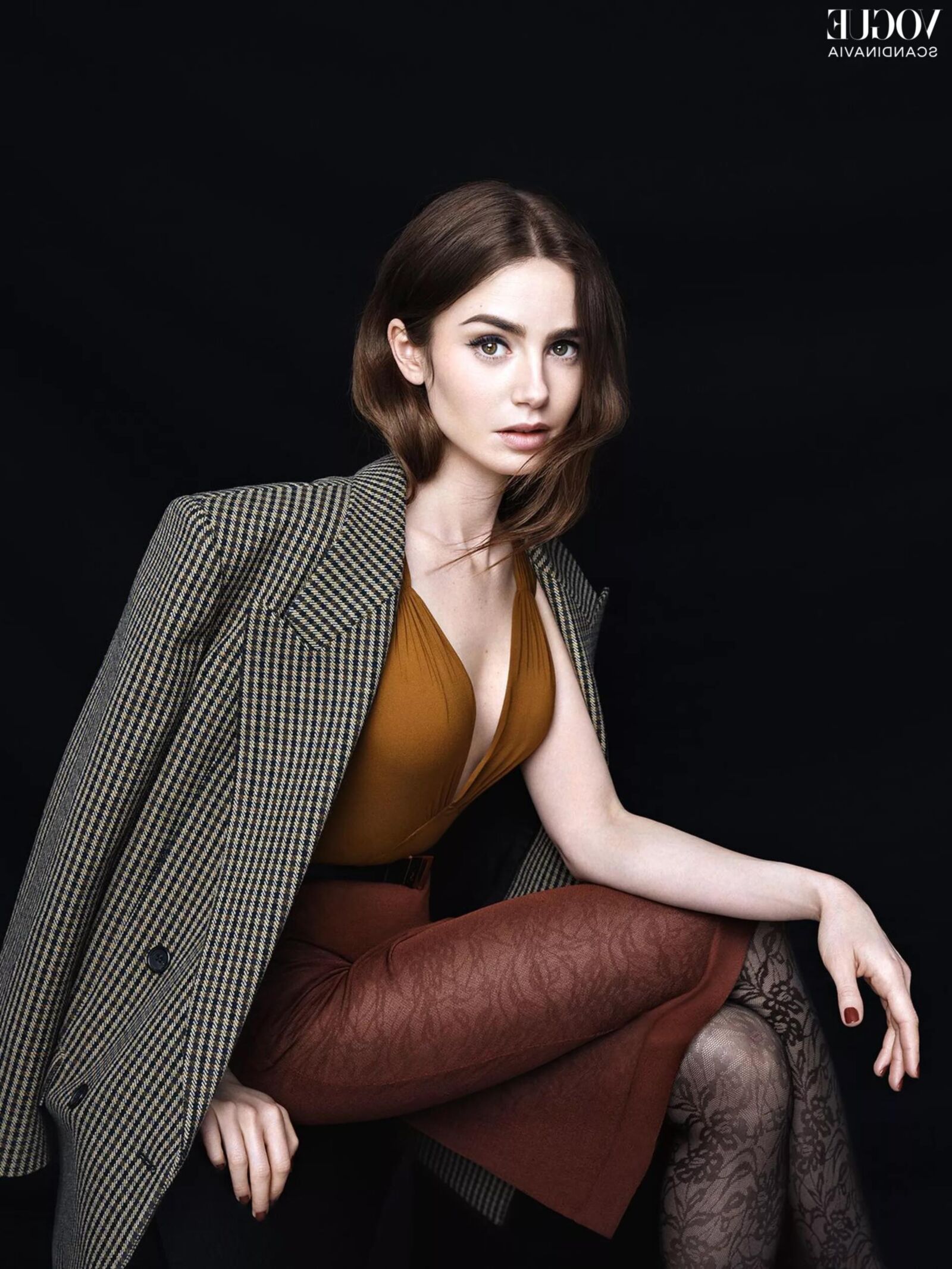 Nails Lily Collins