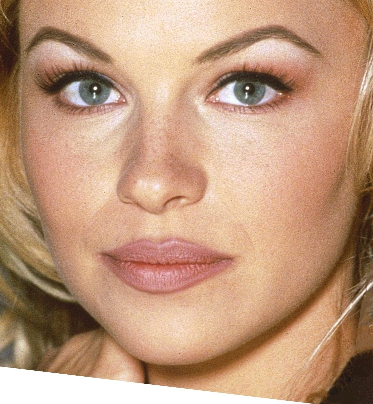 Pamela Anderson SOLO PECHAS SOUSANDO