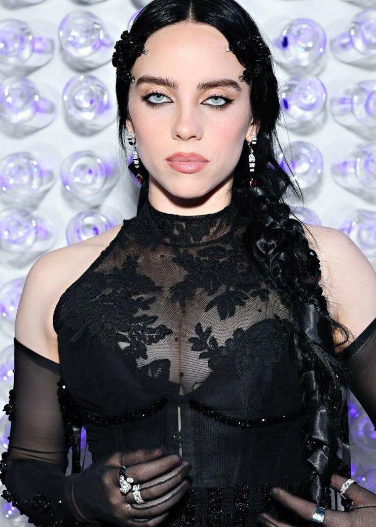 Billie Eilish So sexy 