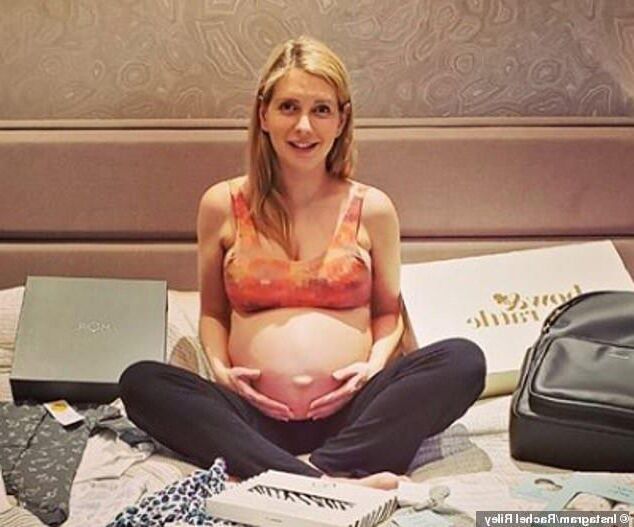 Sexy enceinte britannique anglais Holly Willoughby Rachel Riley