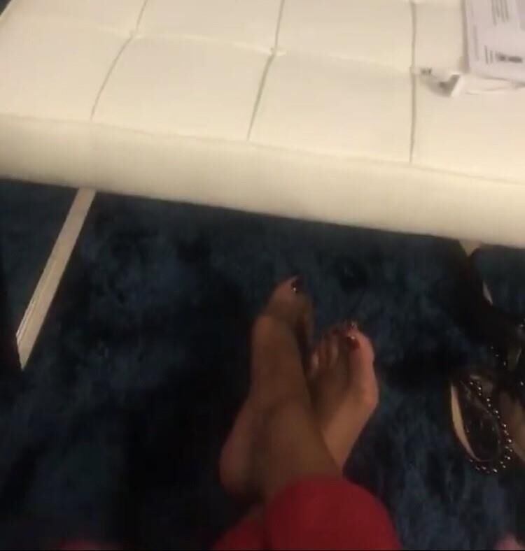 Cari Champ’s Sexy Legs And Feet