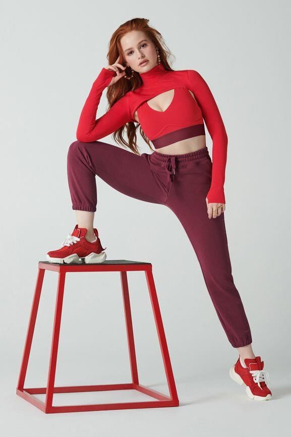 Madelaine Petsch atemberaubendes Fotoshooting