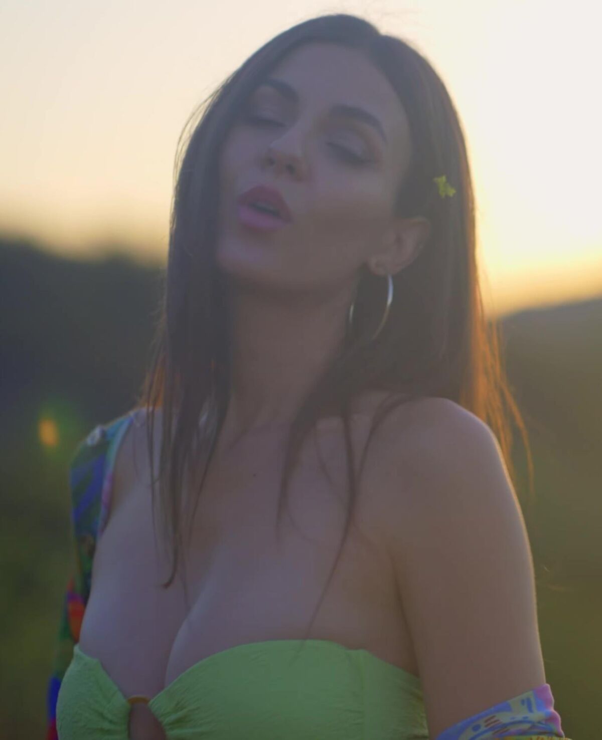Victoria Justice Hot Teasing Outfit 