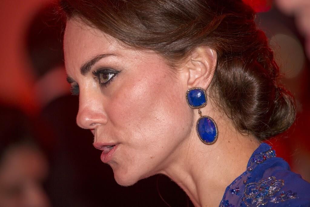 Kate and Brie! I love the view of her from the side!