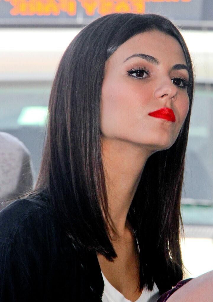 Victoria J! I love the view of her from the side!