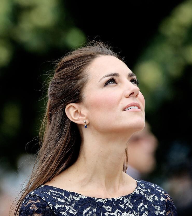 Kate and Brie! I love the view of her from the side!