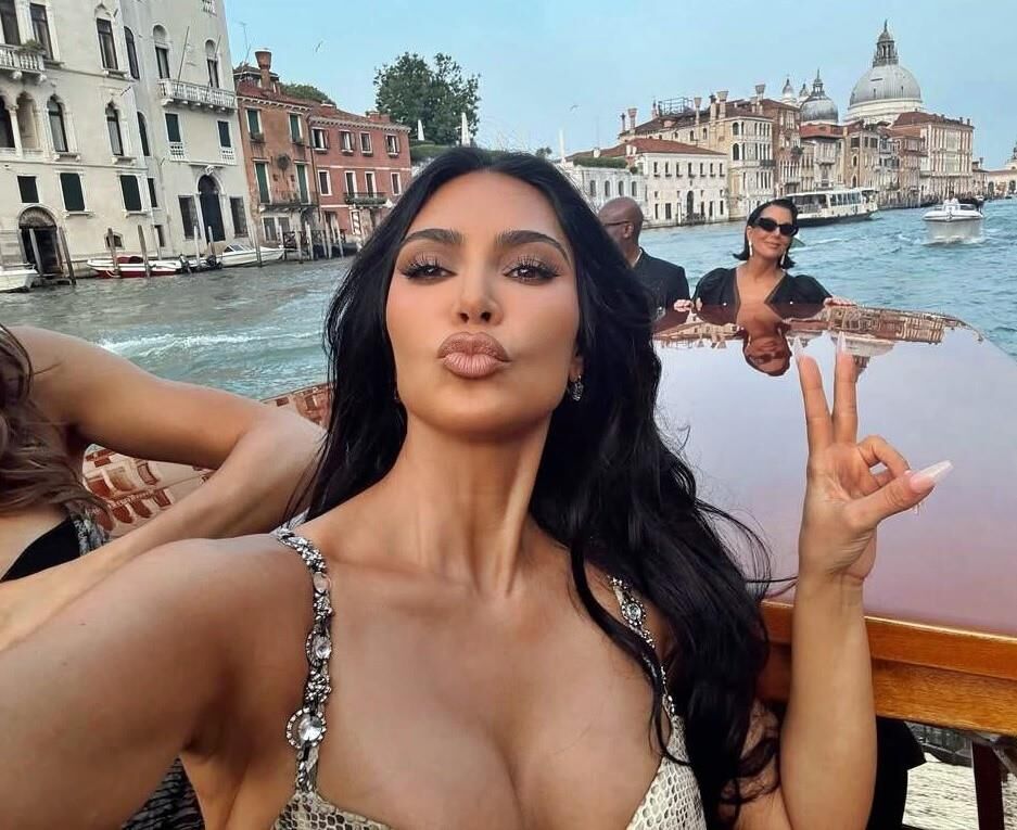 Celebrity Cleavage 