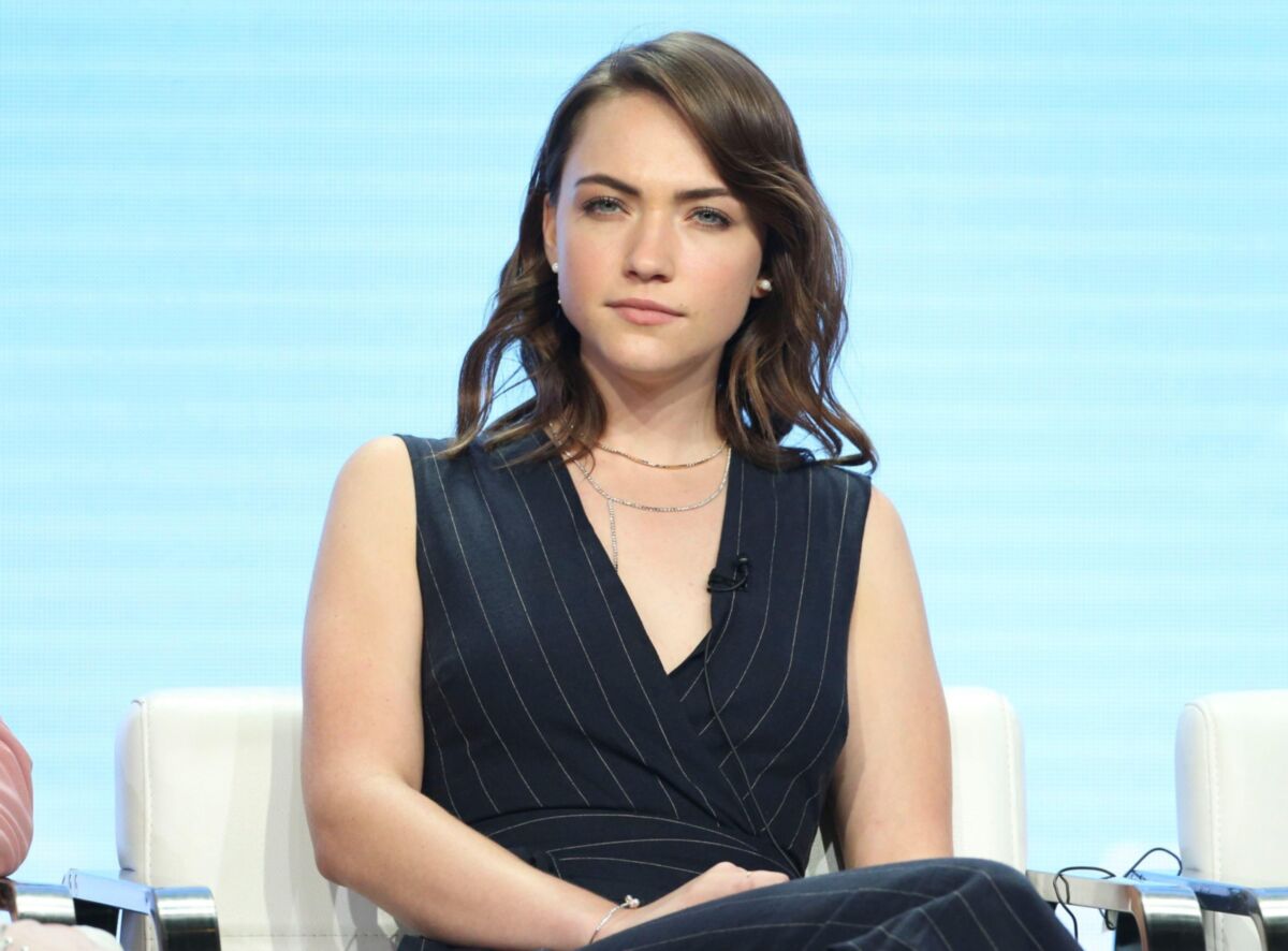 Violett Beane
