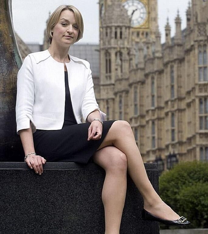 LAURA KUENSSBERG